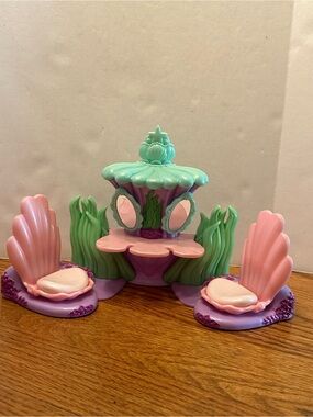 Little Mermaid Disney Make Up Table Doll Vanity Jakks